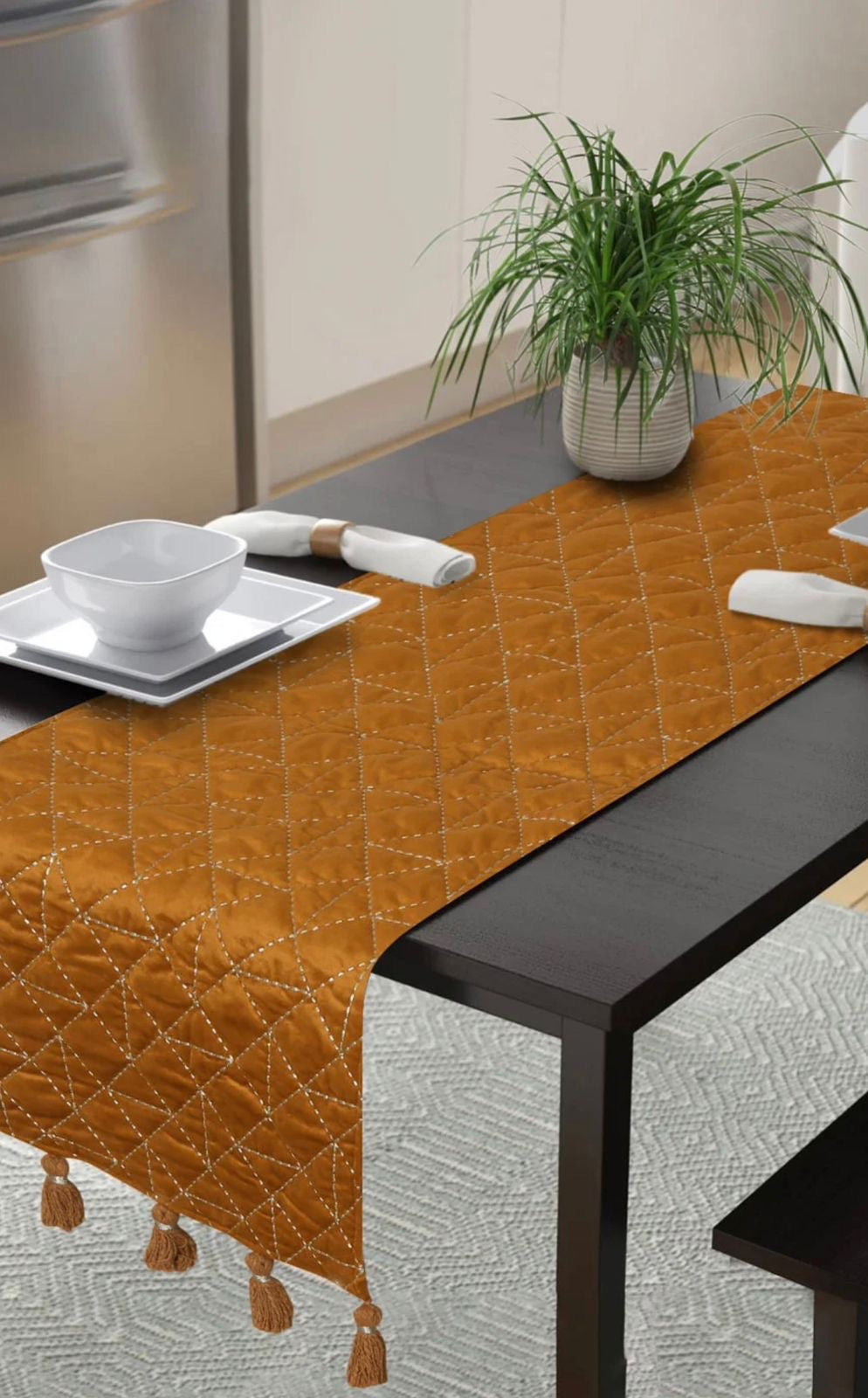 Heliodor Table Runner