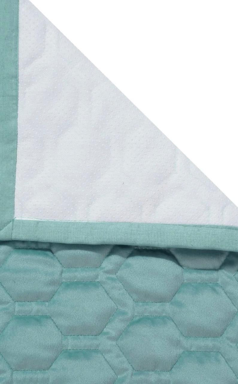 Quiltora Sofa Cover