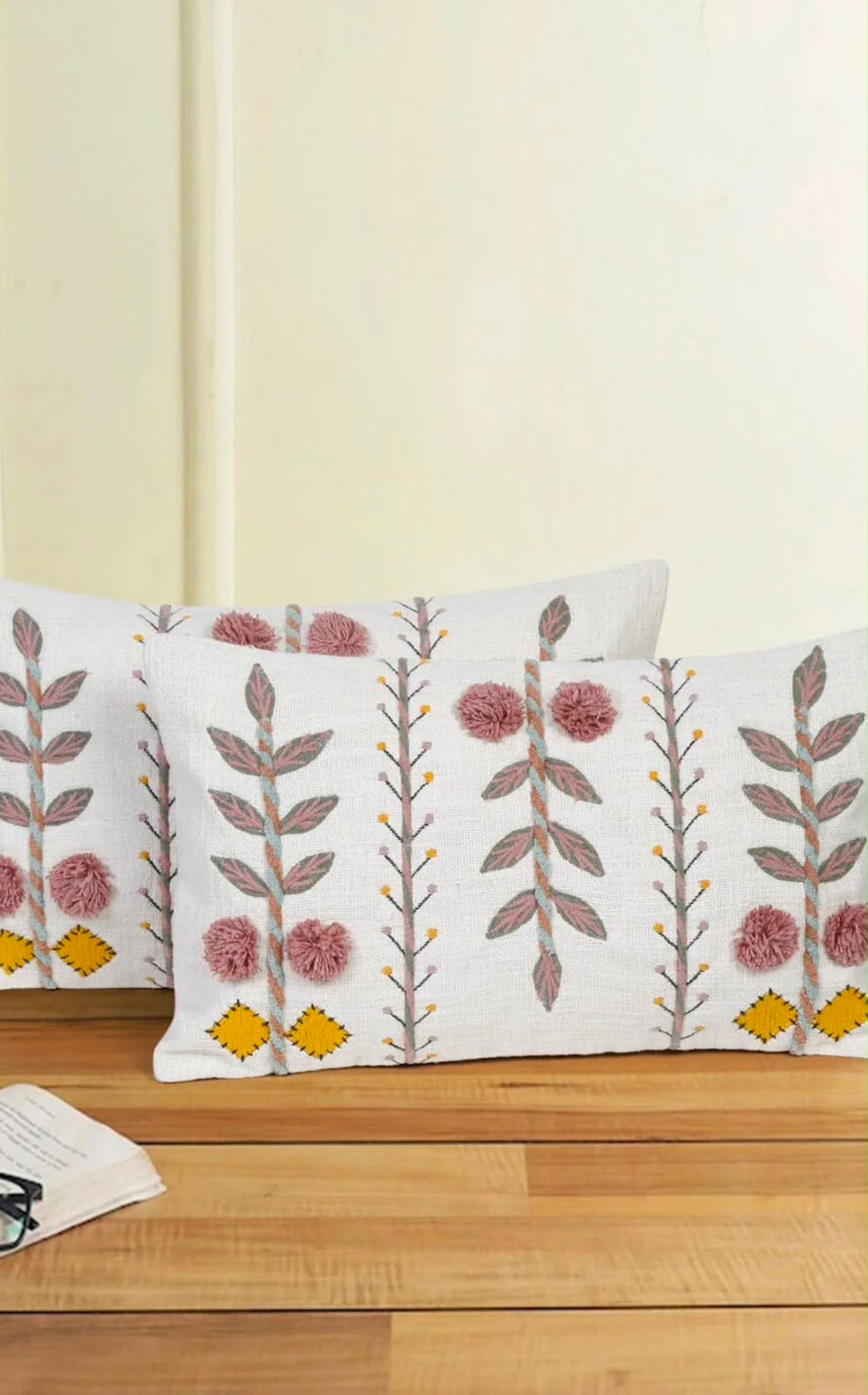 Aylin Leaf Cushion Cover