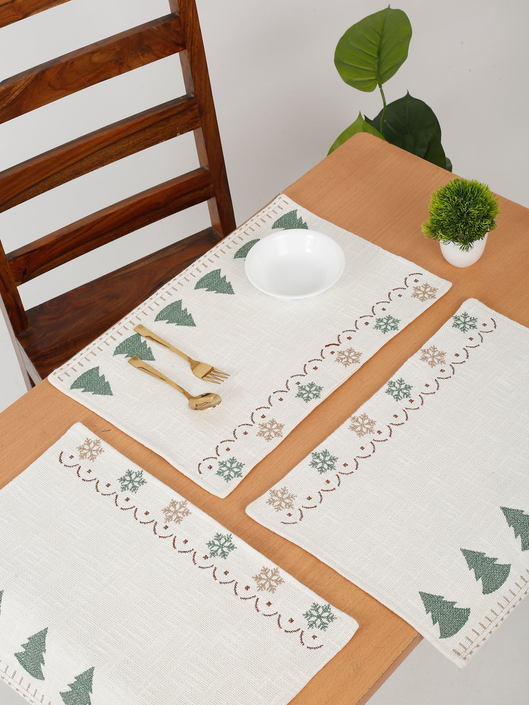 Christmas Tree Embroidered Cotton Table Placemats