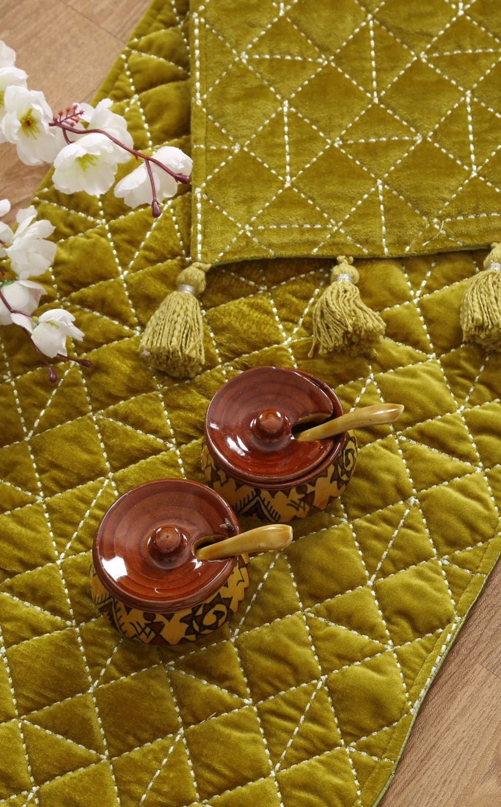 Elaia Table Runner