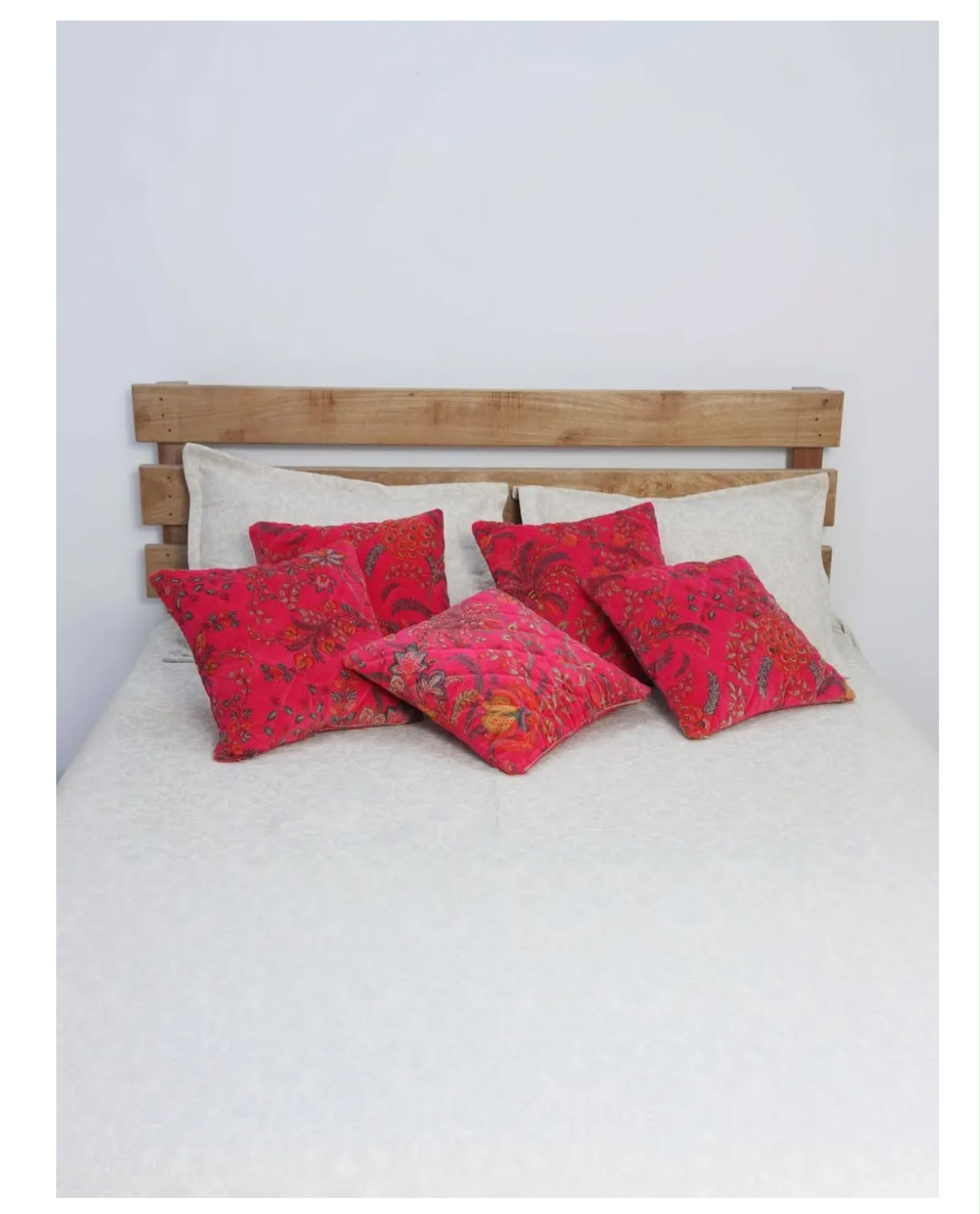 Bougainvillea Velvet Cushion Cover Set