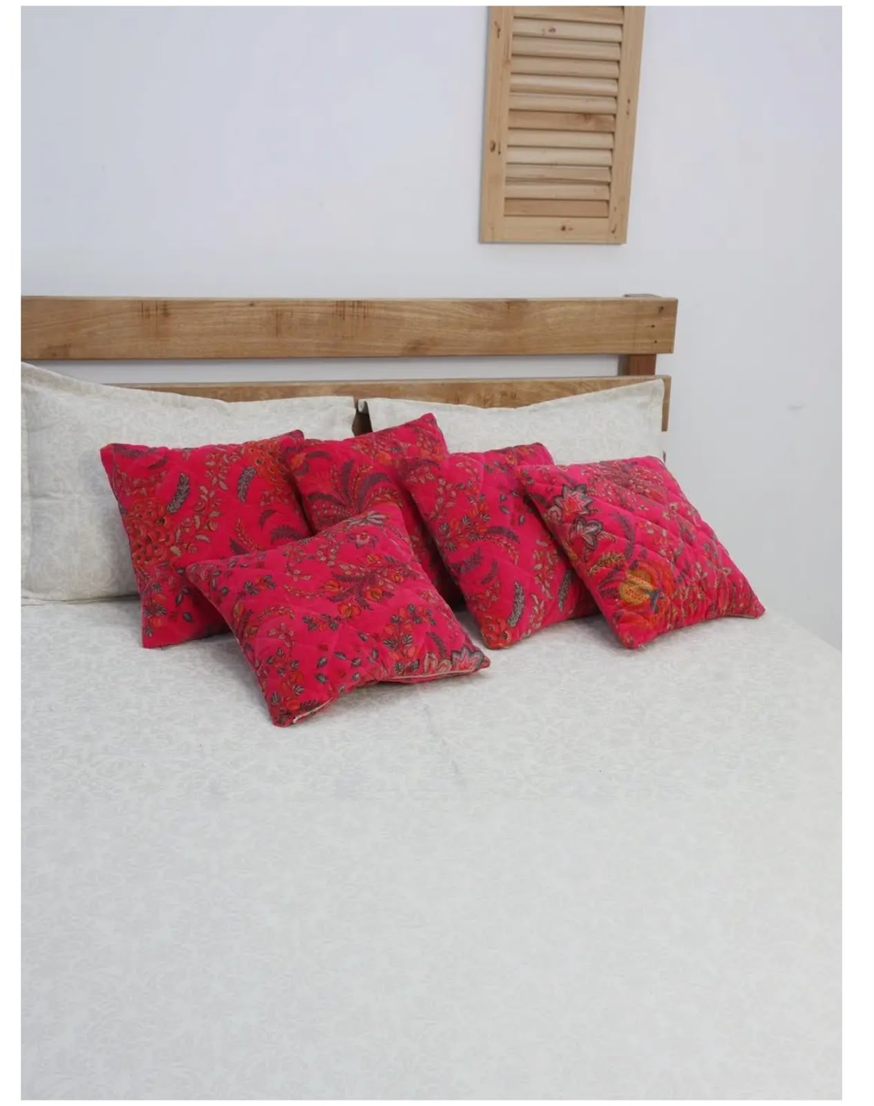 Bougainvillea Velvet Cushion Cover Set