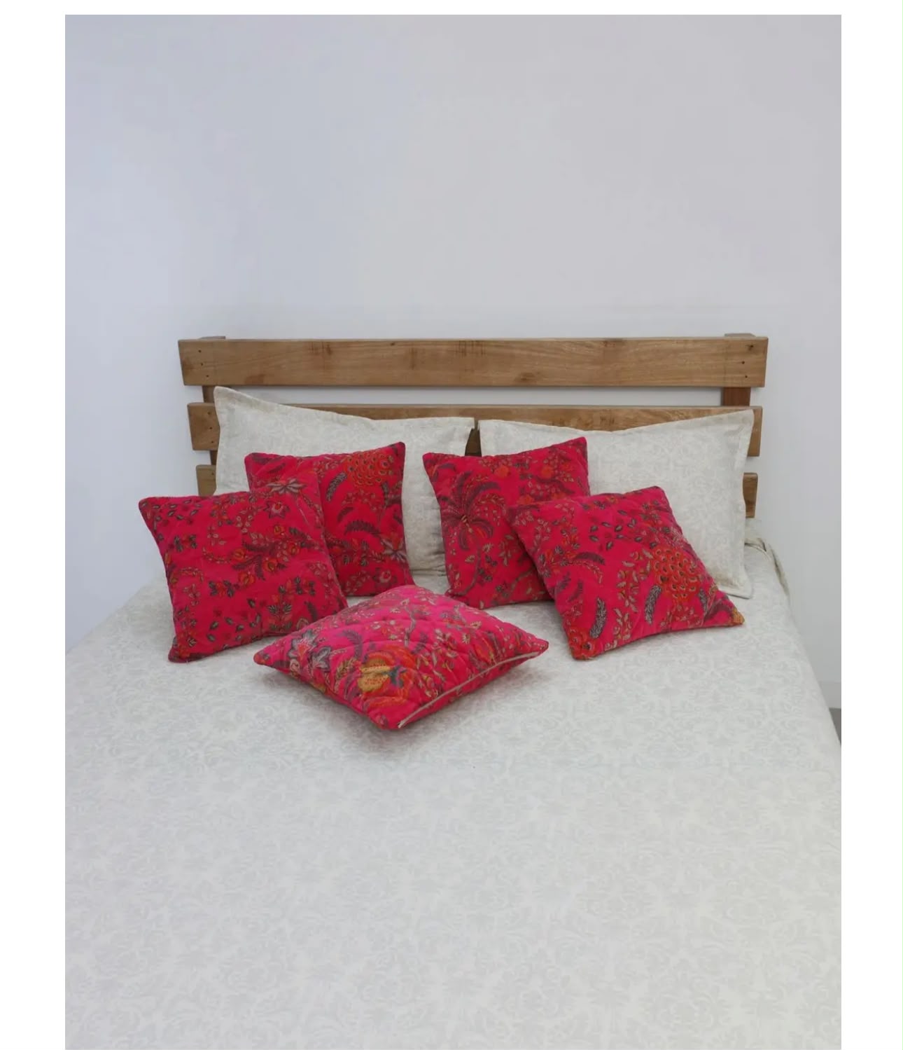 Bougainvillea Velvet Cushion Cover Set