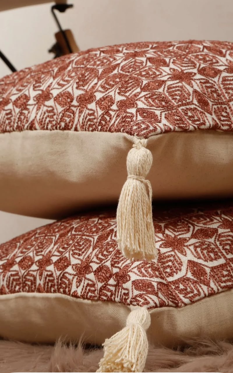 Mariglen Floral Cushion Cover