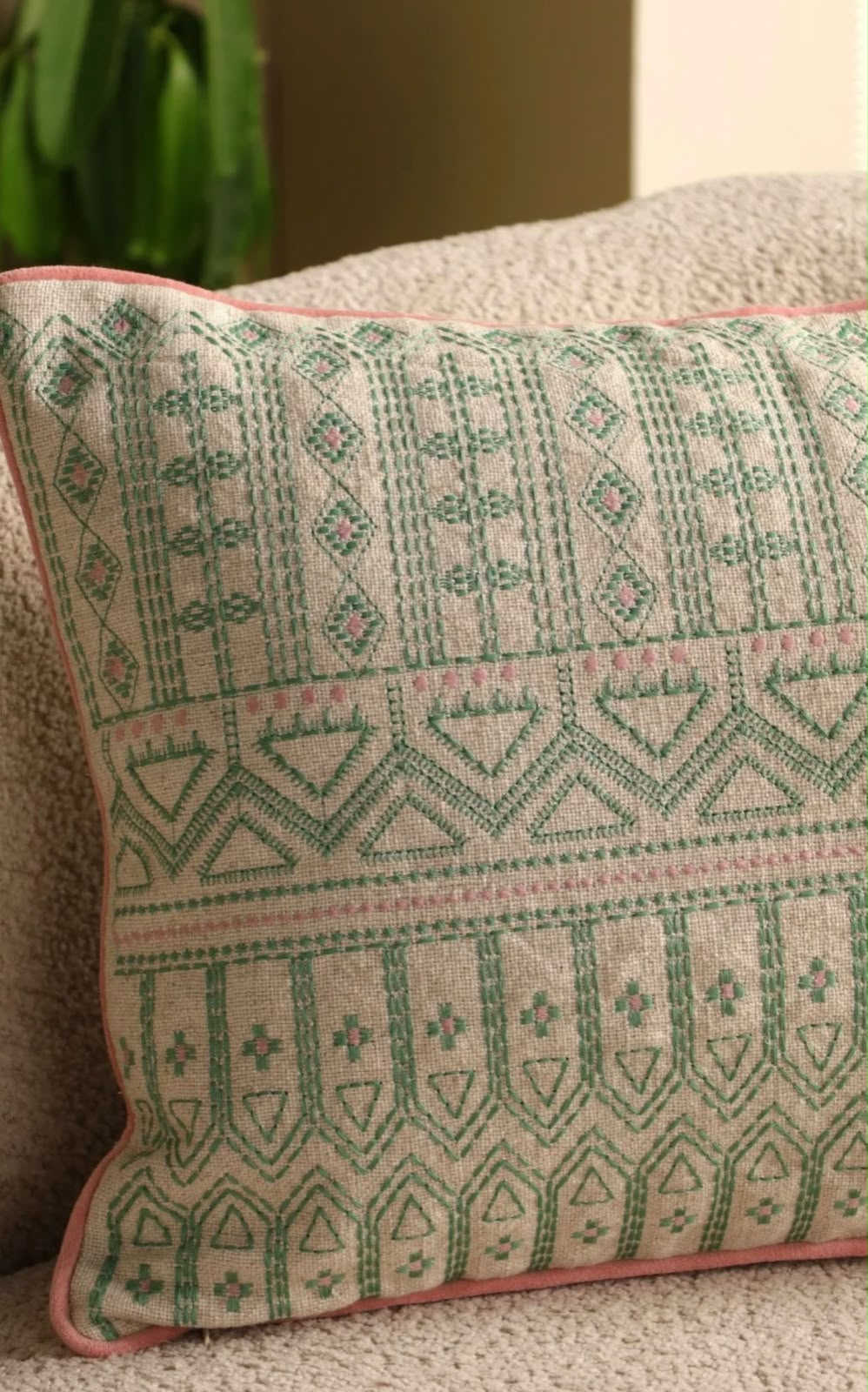 Elaris Linen Cushion Cover