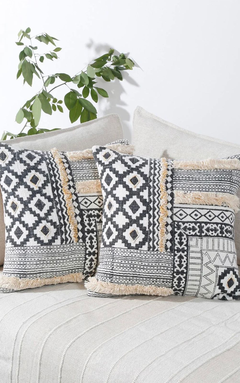 Ivory Crest Cushion Cover