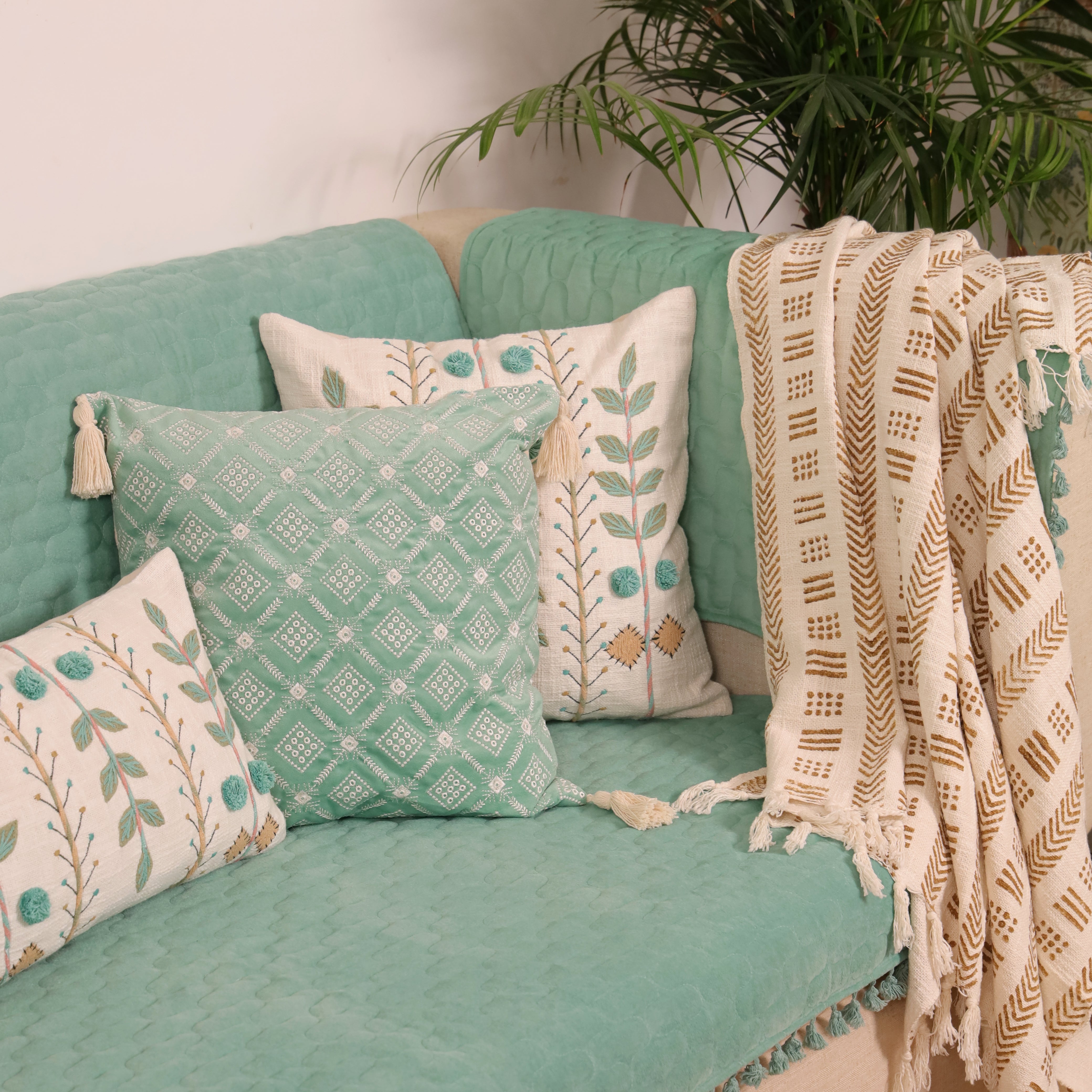 Aquarelle Gathered Living Room Setup