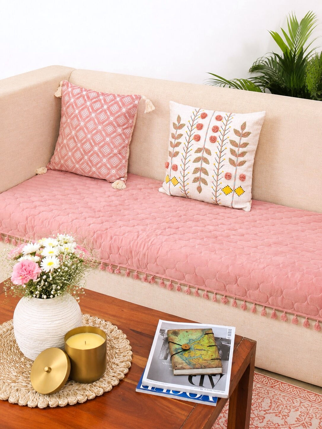 Rosavine Living Room Set