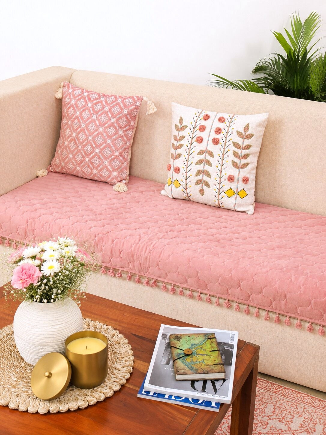 Rosavine Living Room Set