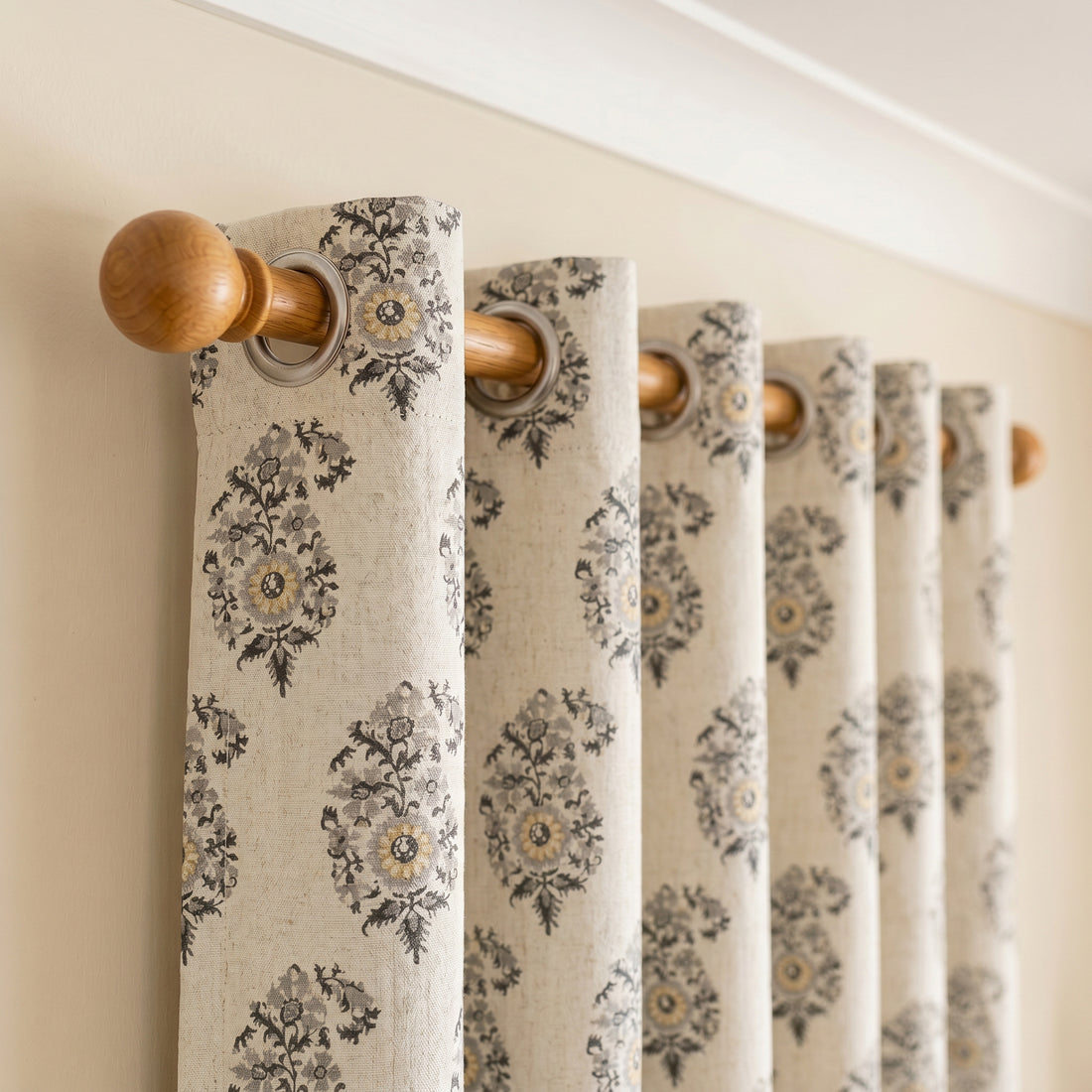 Noirva Floral Linen Blend Curtain