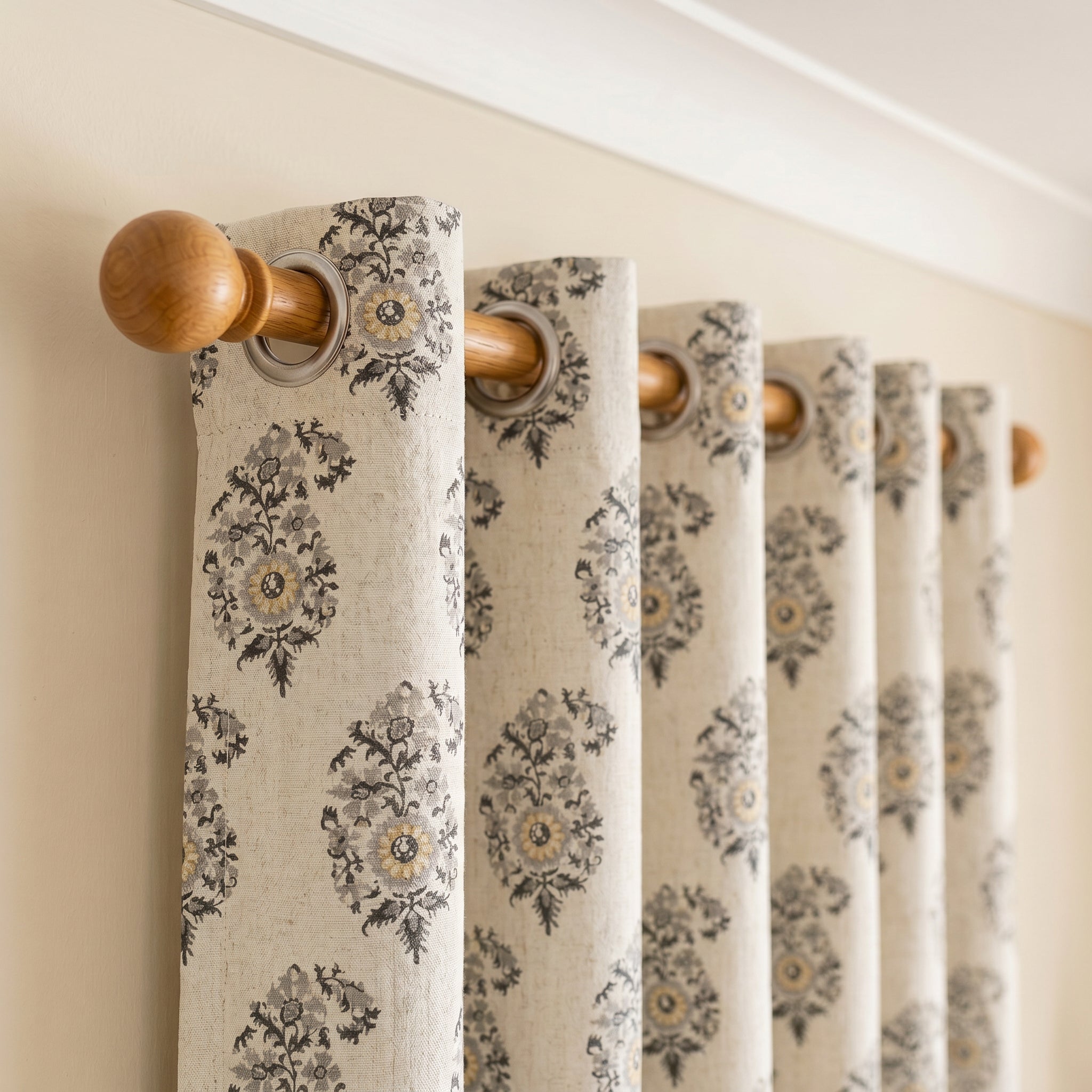 Noirva Floral Linen Blend Curtain