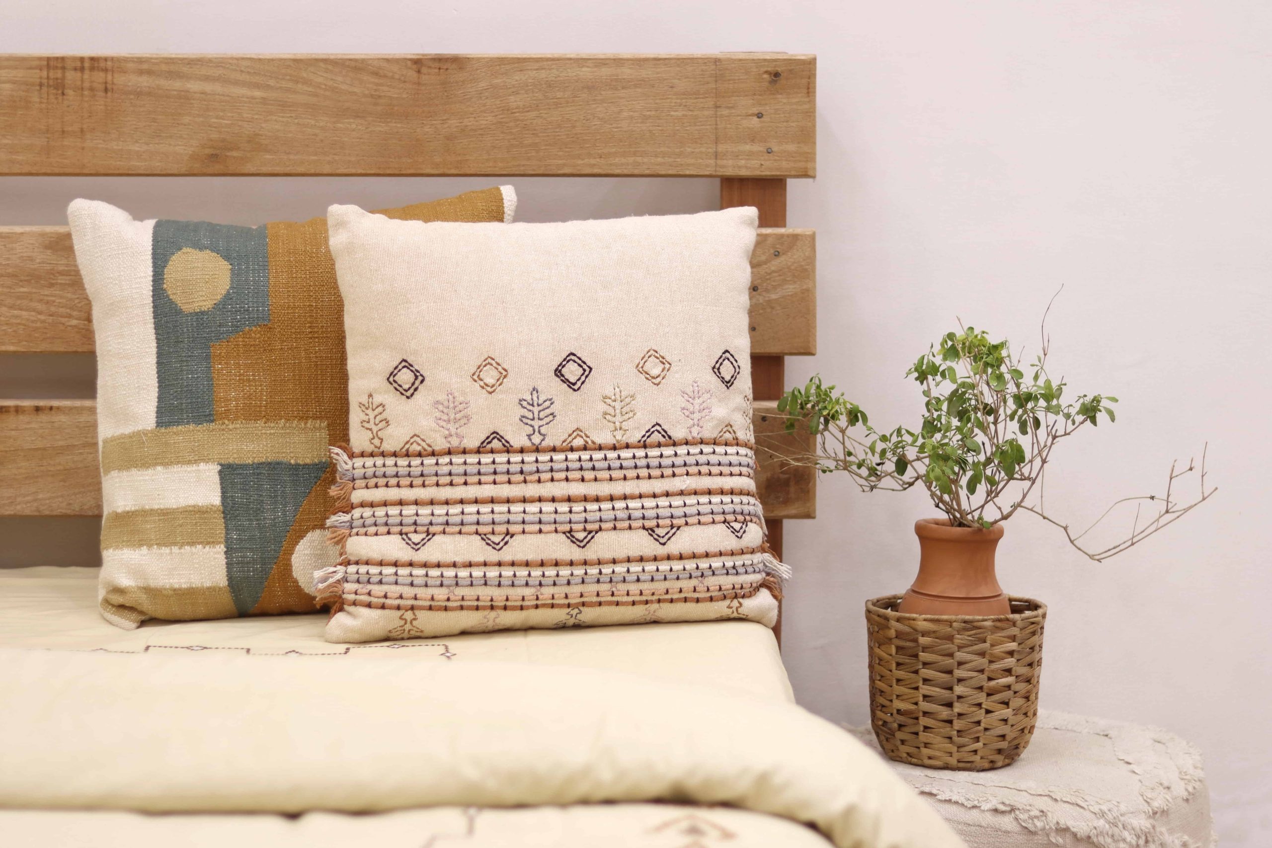 How to Choose Cushion Covers in India: Fabrics, Sizes & Style Tips